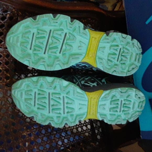 Asics Gel-Venture 6 Women's Trail Running Shoes Black, Carbon, Neon Lime Sz 7½ - Picture 3 of 7